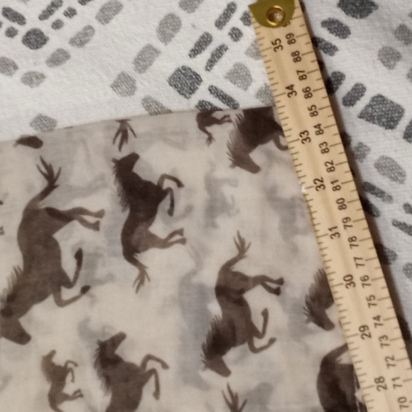 Scarf - Picture 7 of 8